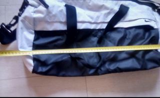 Borsa a tracolla Nike.