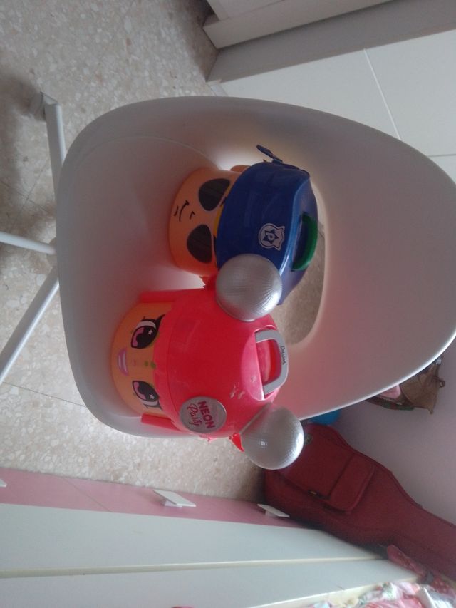 Pinipons policías,chicas y complementos