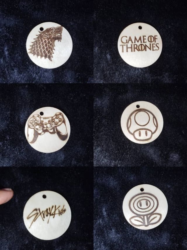 Llaveros de madera grabados personalizados