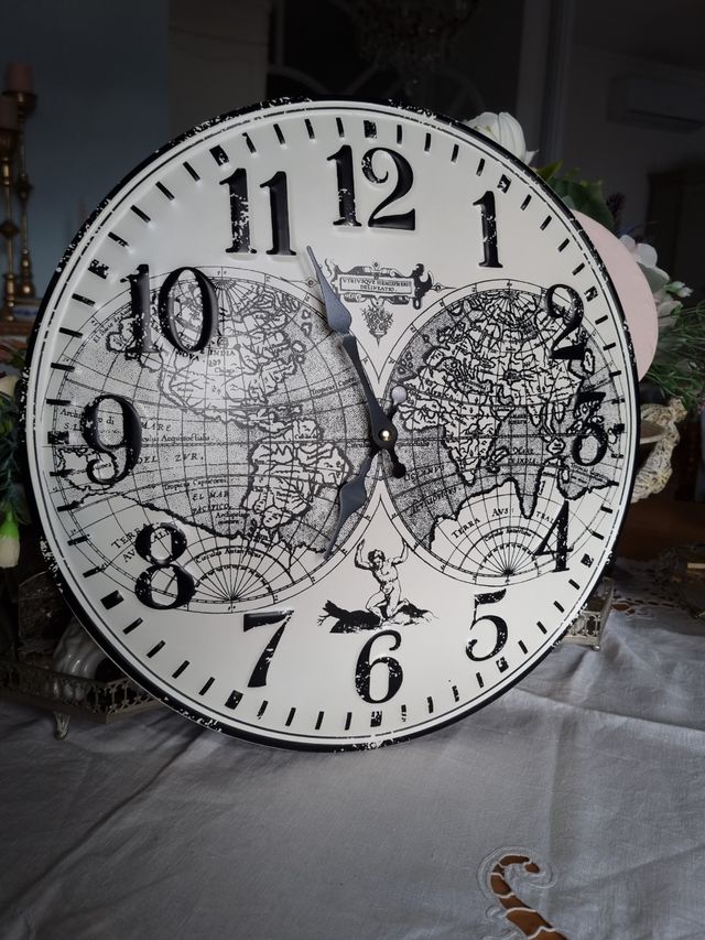 Orologio da parete in metallo