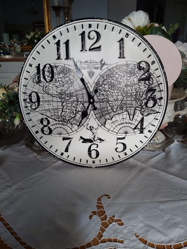 Orologio da parete in metallo