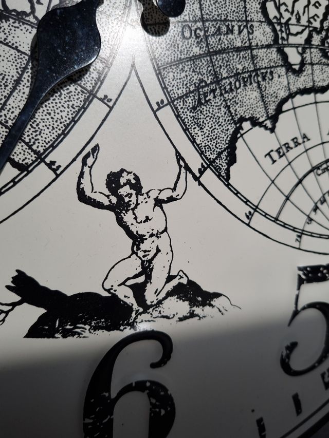 Orologio da parete in metallo