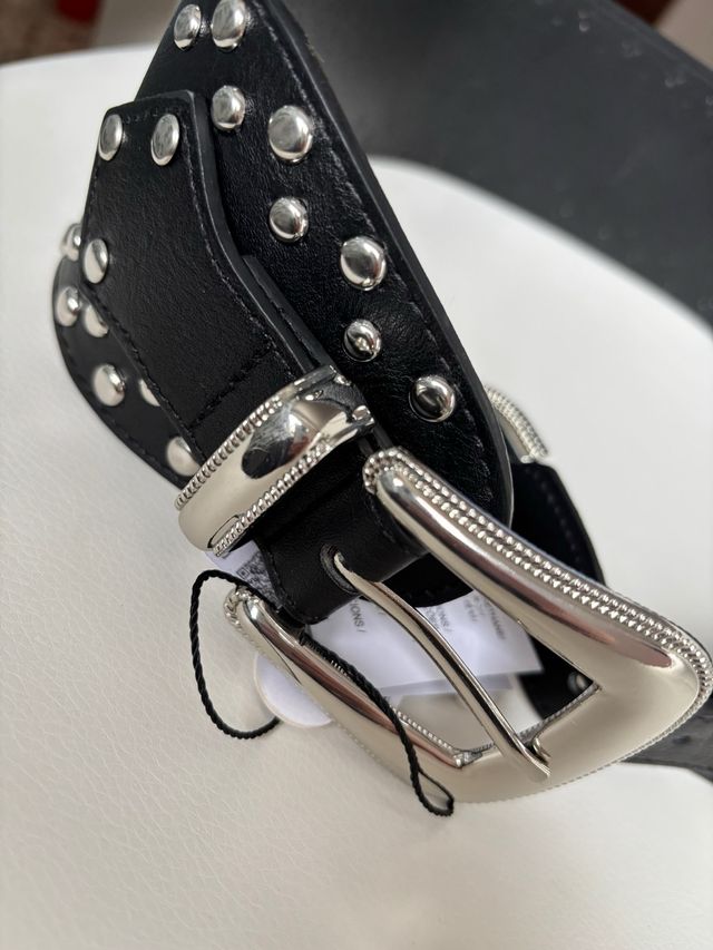 Cinturón ancho tachas