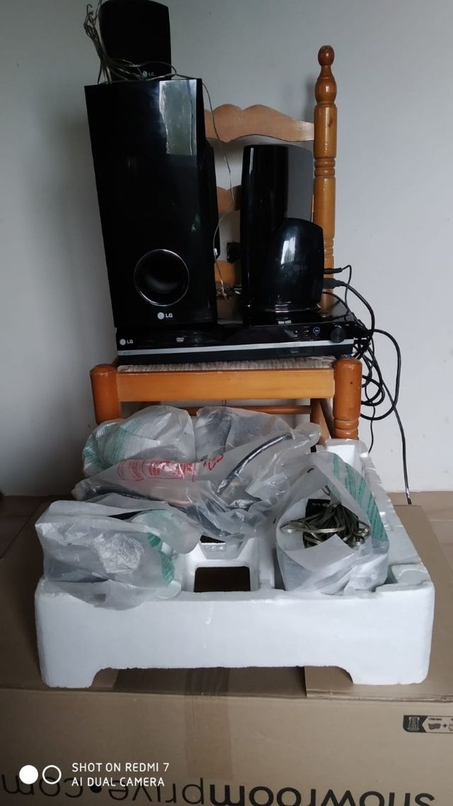 Zapatillas Desigual negras y doradas