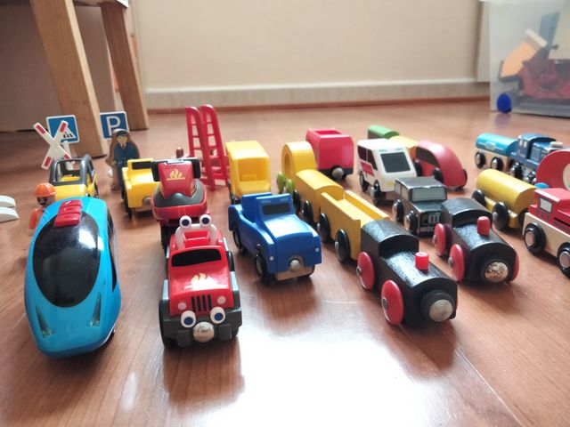 Trenes, muñecos y señales