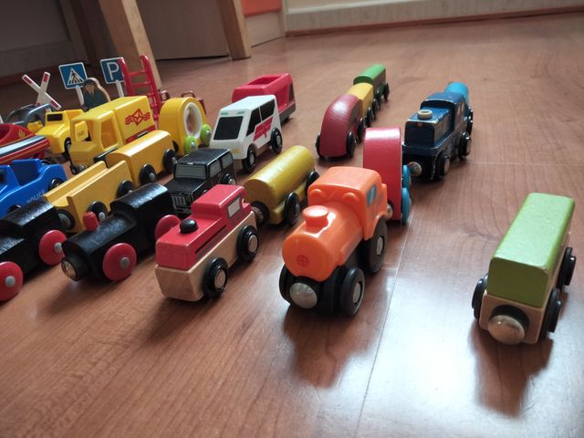 Trenes, muñecos y señales