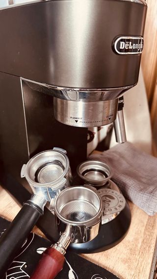 Cafetera Delongui dedica ec685