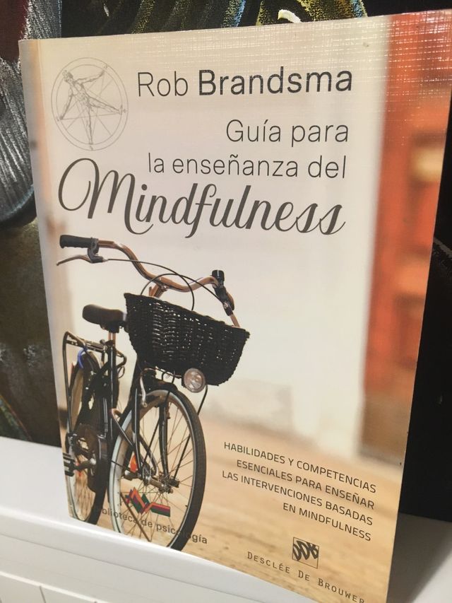 Libro GUÍA XA LA ENSEÑANZA DEL MINDFULNESS