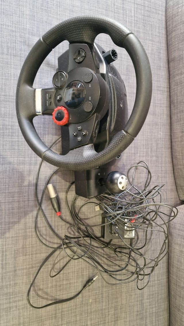 VOLANTE Y PEDALES PARA PLAY