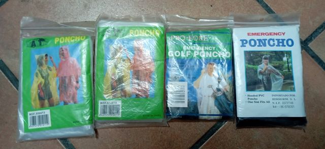 Ponchos de emergencia