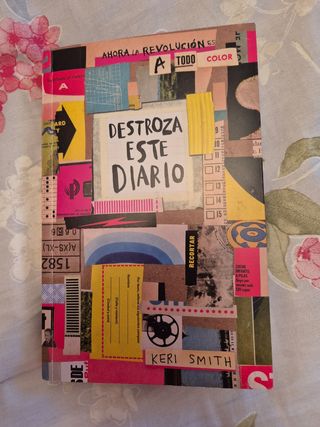 Destroza este diario. Ahora a todo color