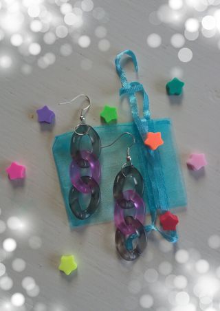 Orecchini pendenti colorati leggeri neri e fuxia