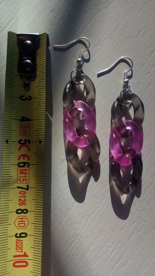 Orecchini pendenti colorati leggeri neri e fuxia