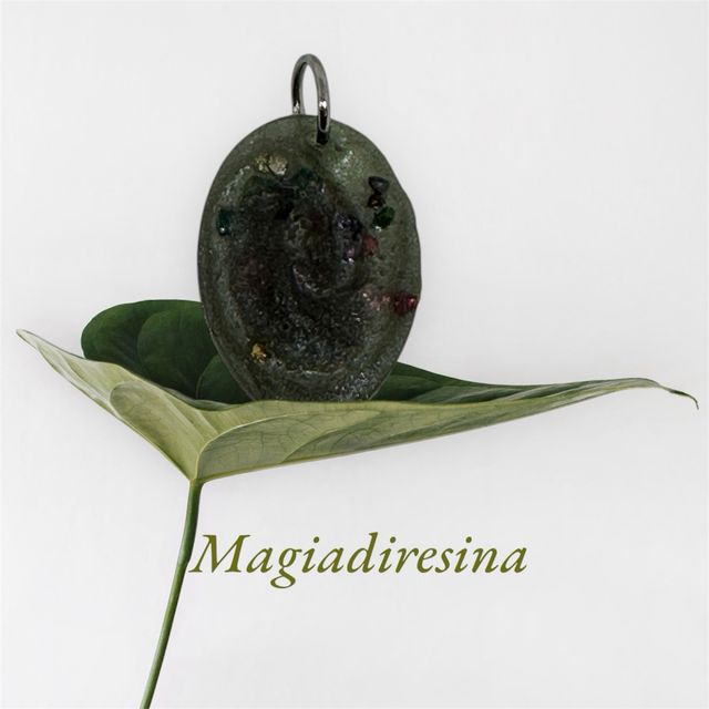 Piccolo ciondolo bifacciale handmade