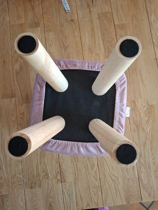 Pouf quadrato in velluto e legno