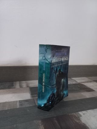 Canción de hielo y fuego: Juego de tronos (Omnium) (Gigamesh Omnium) (Spanish Edition)