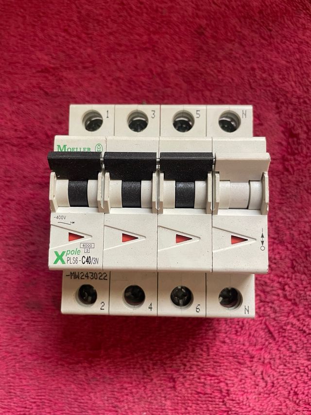 Interuptor magnetotermico 40A