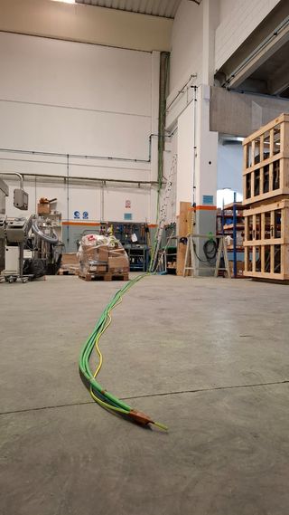 Electricista, lampista, manitas