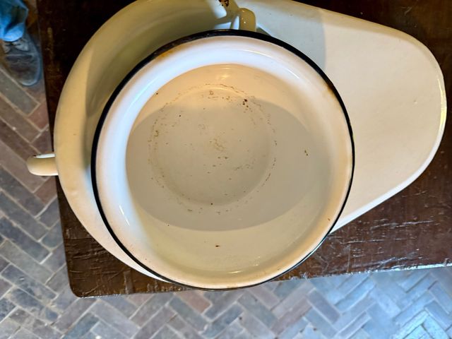 Orinal y chata esmaltadas