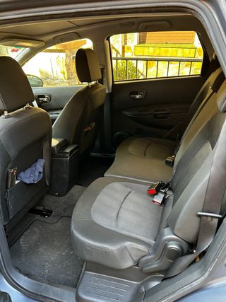 Nissan Qashqai+2 2010