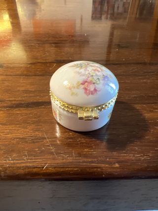 Cofanetto antico in porcellana finissime