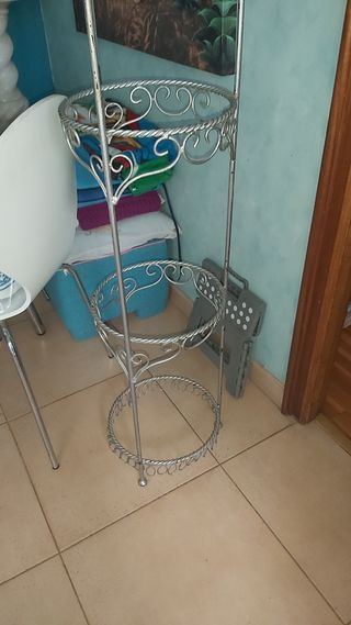 Vendo macetero de hierro