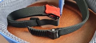 Correa porta cascos nueva