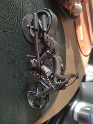 Motocicletta in metallo