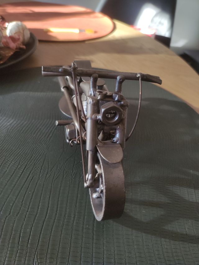 Motocicletta in metallo