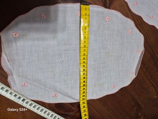 Set centrini vintage ricamati a mano