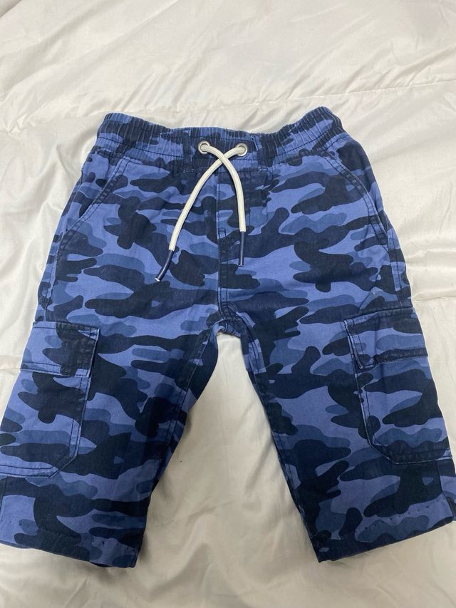 Bermuda niño talla 8 ver descripcion