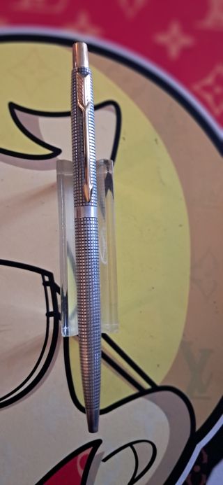 BOLIGRAFO PARKER DE PLATA.
LIQUIDACION

