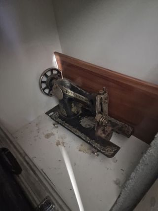 Maquina coser antigua