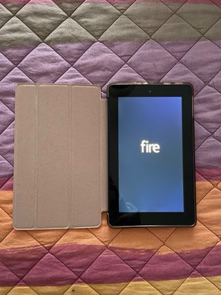 Tablet Fire 7 y carcasa