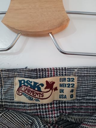 Pantalones campana tiro bajo cuadros Bershka