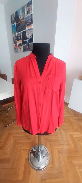 Bonita camisa roja