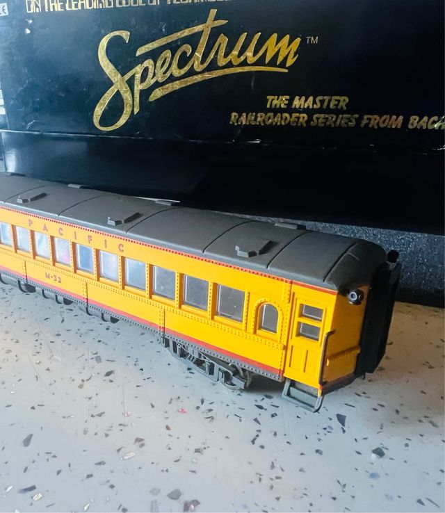 Spectrum EMC Gas Electric Union Pacific 81405