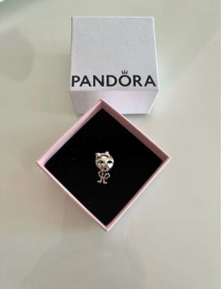 Charm pandora esqueleto
