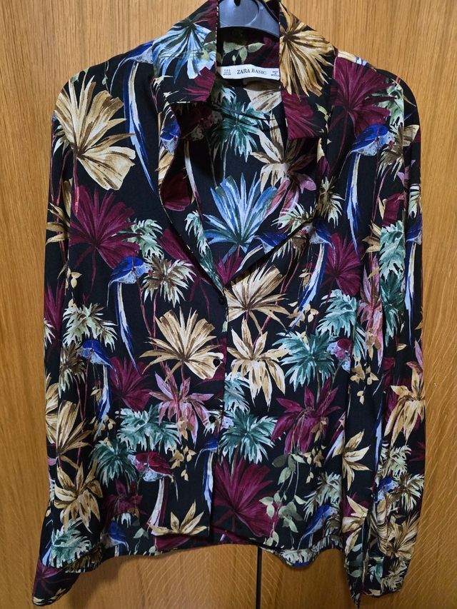 Camisa con flores mujer