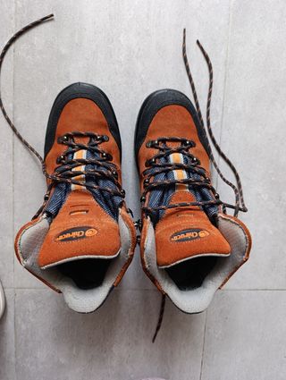 Botas de monte. Chirucas.Gore-tex
