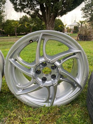 Llantas Momo Twin 17 5x100 ( vendo o cambio)
