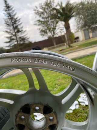 Llantas Momo Twin 17 5x100 ( vendo o cambio)