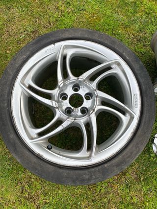 Llantas Momo Twin 17 5x100 ( vendo o cambio)