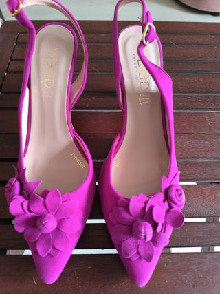 Zapatos fiesta rosa fucsia tacón alto. 