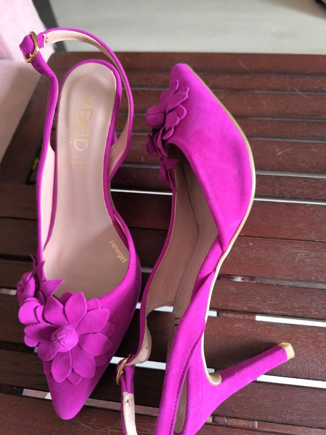 Zapatos fiesta rosa fucsia tacón alto. 