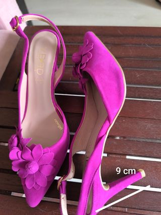 Zapatos fiesta rosa fucsia tacón alto. 