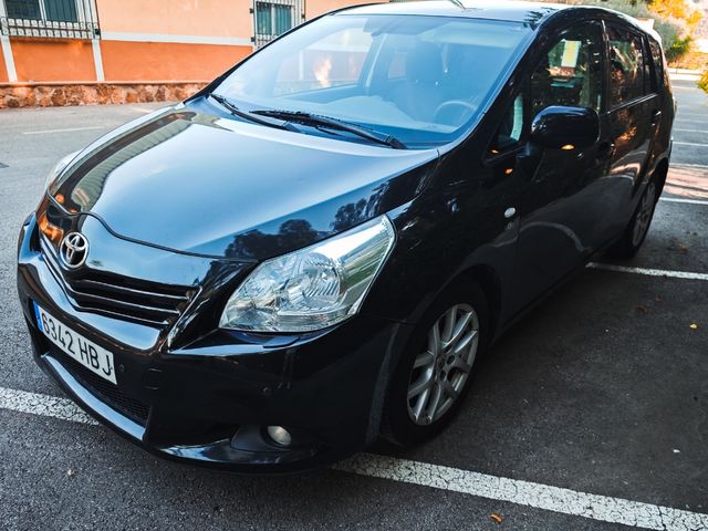 Toyota Verso 2011