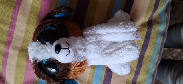Perrito peluche precioso . No bajo más, gracias.