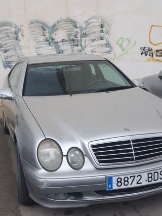 Mercedes-Benz  CLK 2001