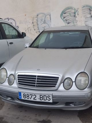 Mercedes-Benz  CLK 2001